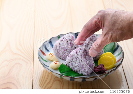 Everyone loves it♪ Yukari rice balls 116555076