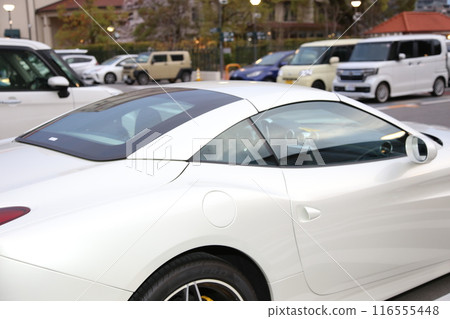 Supercar Ferrari Luxury car Pearl white White Sports car Takarazuka Takarazuka Revue Parking Lot Supercar Ferrari Luxury car Pearl white White Sports car Takarazuka Takarazuka Revue Parking Lot 116555448