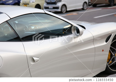 超級跑車 法拉利 豪華車 珍珠白 白色跑車 寶塚 寶塚歌劇團停車場 超級跑車 法拉利 豪華車 珍珠白 白色跑車 寶塚 寶塚歌劇團停車場 116555450