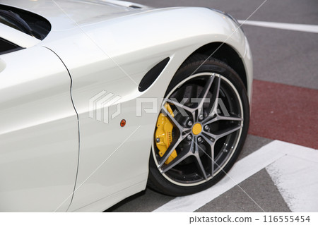 Supercar Ferrari Luxury car Pearl white White Sports car Takarazuka Takarazuka Revue Parking Lot Supercar Ferrari Luxury car Pearl white White Sports car Takarazuka Takarazuka Revue Parking Lot 116555454