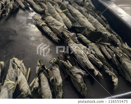 Dried raspberry leaves for tea 116555475