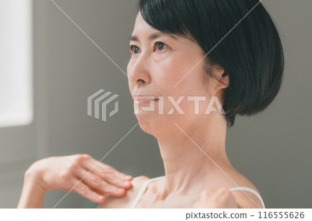 female, lady, woman 116555626