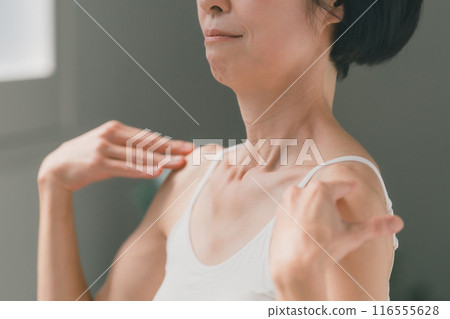 female, lady, woman 116555628