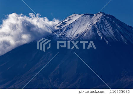 從青八山看到的富士山和雲彩 從青八山看到的富士山和雲彩 116555685