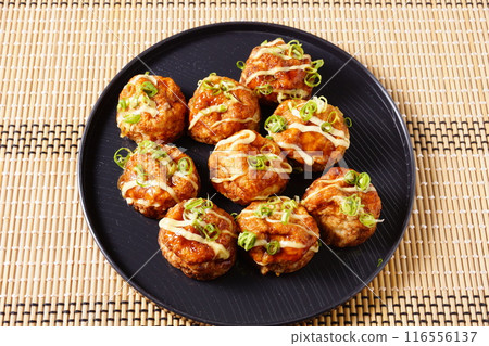 Takoyaki, an Osaka specialty 116556137