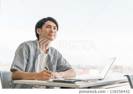 University students (high school students, students, cram schools, cram schools) attending lectures at universities, junior colleges, vocational schools, and cram schools 116556432