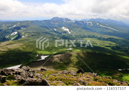 Summer in the Daisetsu Mountains: View from the summit of Mt. Hakuun, Mt. Tomuraushi, Mt. Chubetsuke, Mt. Oputateshike 116557337