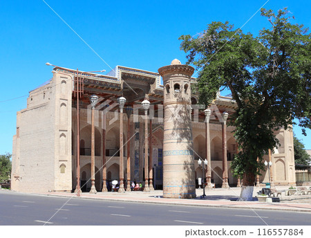 Facade of Bolo-Hauz Mosque, Bukhara, Uzbekistan. Bolo Hovuz masjidi islamic religious complex in old town in Bukhara 116557884