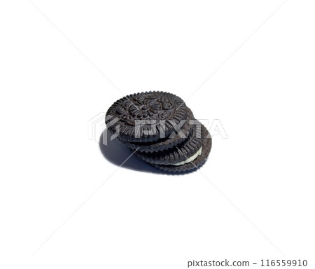 chocolate cookies with cream filling 116559910