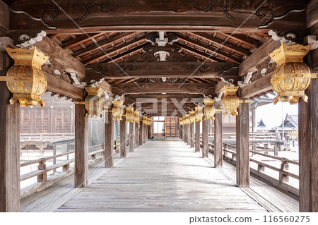 通往淺秋寺國寶「禦榮堂」的走廊 三重縣津市 通往淺秋寺國寶「禦榮堂」的走廊 三重縣津市 116560275