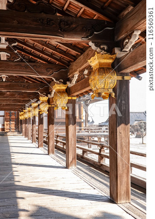 The walkway to the national treasure "Mie-do" at Senshu-ji Temple, Tsu City, Mie Prefecture 116560361