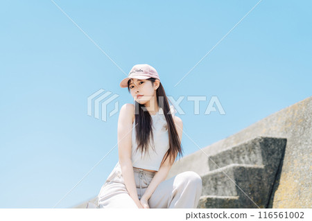 Korean fashion young girl 116561002