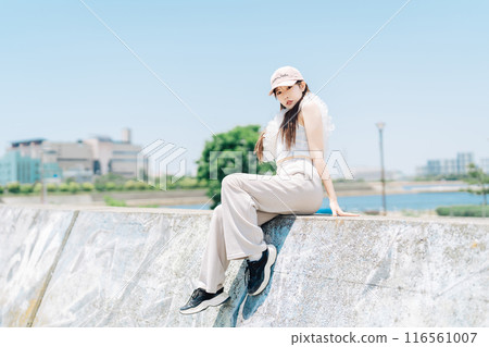 韓國時尚年輕女孩 116561007