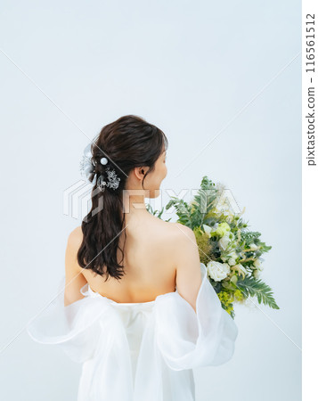 Bride with a bouquet, bridal photo, wedding photo, pre-wedding photo Bride with a bouquet, bridal photo, wedding photo, pre-wedding photo 116561512