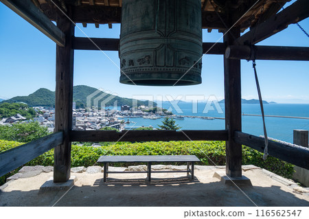 從鞆之浦硫王寺鐘樓前欣賞的壯麗景色 從鞆之浦硫王寺鐘樓前欣賞的壯麗景色 116562547