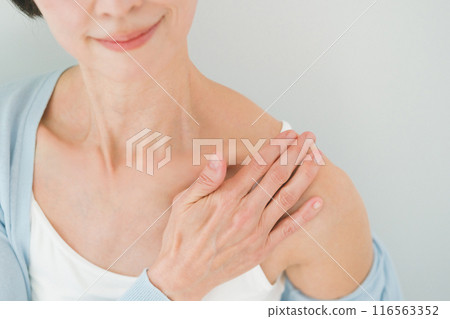 female, lady, woman 116563352