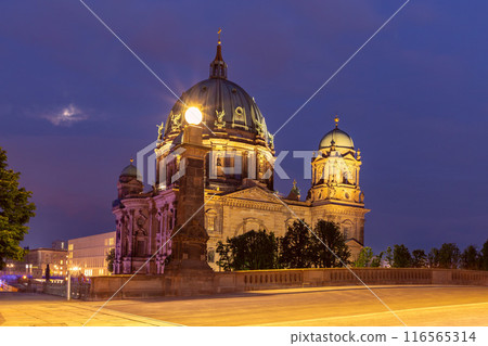 Dom Cathedral on Museum Island in Berlin at sunset. 116565314