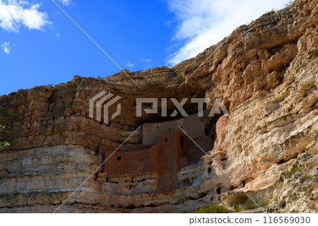 Montezuma's Castle Indian Ruins Cliff Dwelling, Arizona Montezuma's Castle Indian Ruins Cliff Dwelling, Arizona 116569030