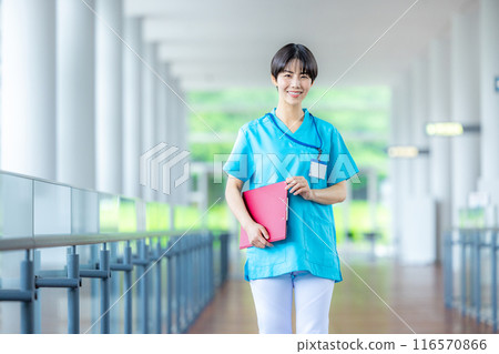 年輕女性、醫護人員、護士、護理人員、訓練師 116570866