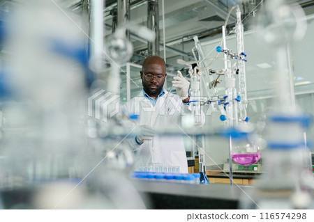 Carrying out chemical investigation Carrying out chemical investigation 116574298