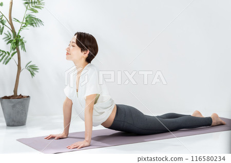 做瑜珈的女人 116580234