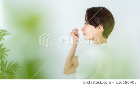 Women stretching Women stretching 116580403