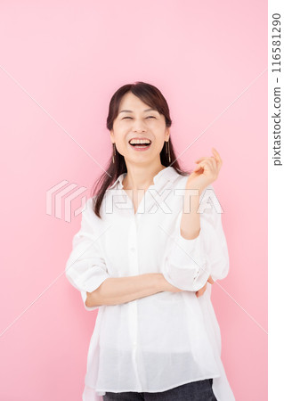 50 多歲的女人肖像 116581290