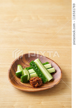 Moromi味噌和切黃瓜 116581769