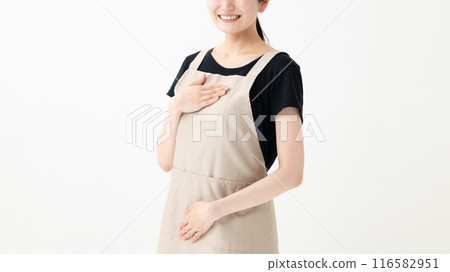 一個圍裙的女人 116582951