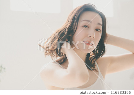 female, lady, woman 116583396