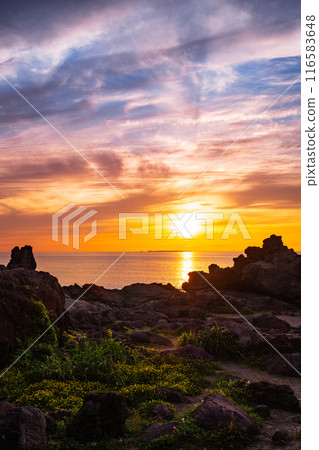 Sixteen Rakan Rocks - Evening Scenery 116583648