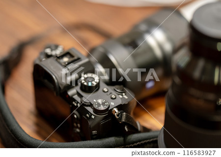 Mirror-less camera Mirror-less camera 116583927