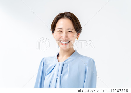 Business female portrait 116587218