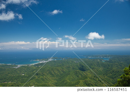 View of Nachi Bay, Kinomatsushima, Moriura Bay, and Taiji Bay from Myohozan Amidaji Temple [Nachikatsuura Town, Wakayama Prefecture] 116587451