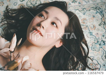 female, lady, woman 116587479