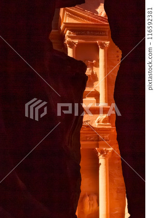 Petra, Jordan Siq, Treasury, Al Khazneh frame view 116592381