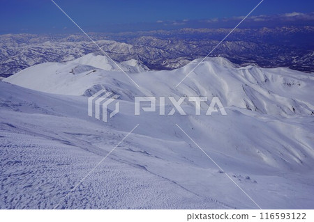 冬天從月山山頂看到的月山山面 116593122