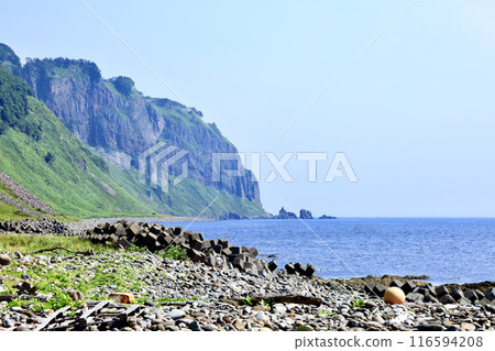 從知床羅臼的車濱眺望知床半島的觀音岩附近 116594208