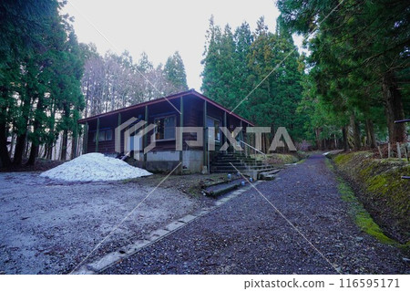 Nakajimadai Rest House on Mt. Chokai in Winter Nakajimadai Rest House on Mt. Chokai in Winter 116595171