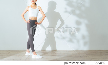 Image of a woman who shaped her waist through training Body care diet Image of a woman who shaped her waist through training Body care diet 116595892