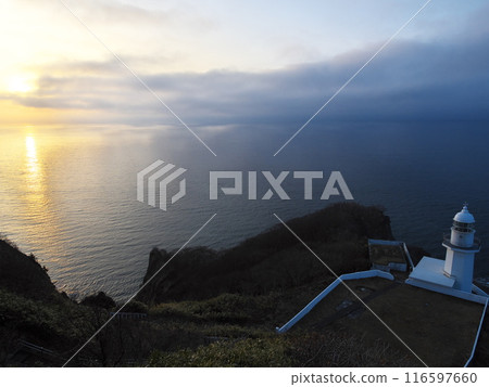 Early spring in Hokkaido: Watching the sunrise from Cape Chikyu Observatory 116597660