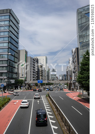 National Route 246, Miyamasuzakaue intersection and buildings along Aoyama-dori, Shibuya Ward, Tokyo National Route 246, Miyamasuzakaue intersection and buildings along Aoyama-dori, Shibuya Ward, Tokyo 116598025