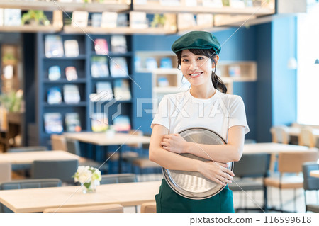 在咖啡館工作的年輕女子攝影合作：Creadisce（丸善湯堂株式會社） 116599618