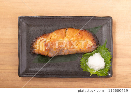 Grilled black trevally marinated in mirin 116600419