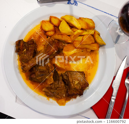Grilled duck with oranges and potato 116600792