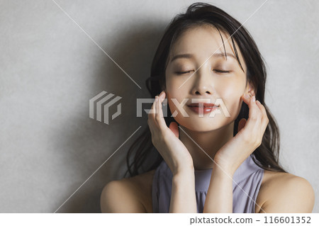 long hair woman long hair woman 116601352