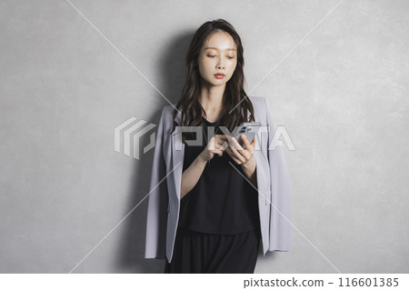 long hair woman 116601385