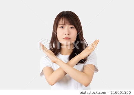 日本女人雙手交叉擺姿勢 日本女人雙手交叉擺姿勢 116601590