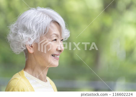 微笑的高級女性檔案 116602224