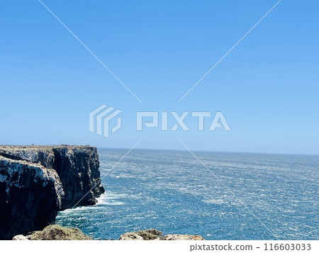 View of strong waves hitting the rock at Sagres, Algarve, Portugal. 116603033